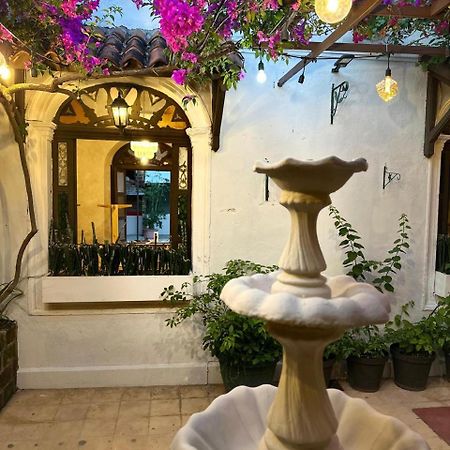 Hostal Velvet Plaza Santa Ana Dış mekan fotoğraf