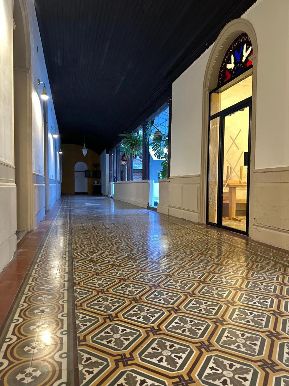 Hostal Velvet Plaza Santa Ana Dış mekan fotoğraf