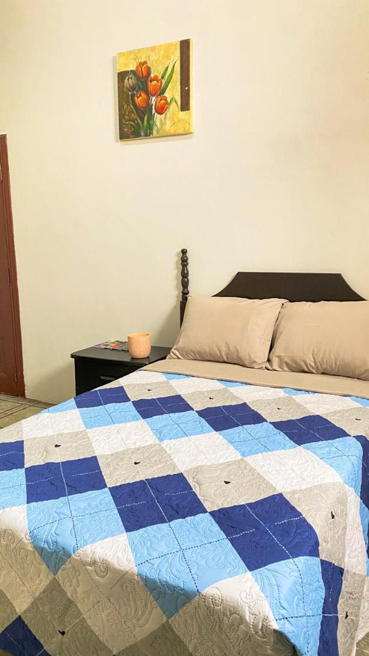 Hostal Velvet Plaza Santa Ana Dış mekan fotoğraf