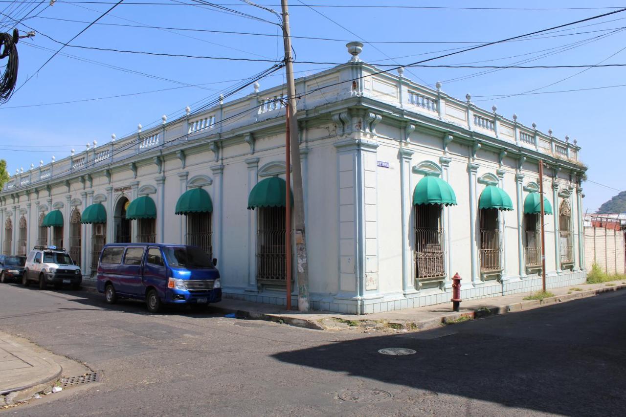 Hostal Velvet Plaza Santa Ana Dış mekan fotoğraf